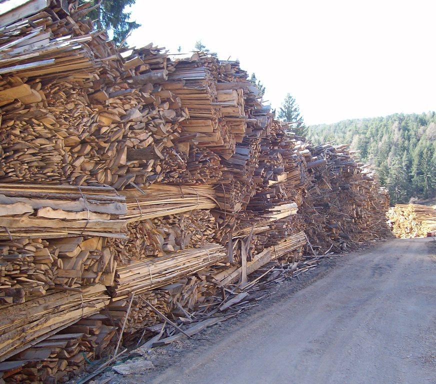 Rund- und Brennholzlager